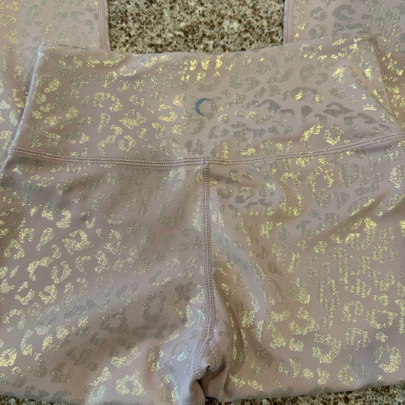 ZYIA Shimmering Pink Leopard Leggings size 2 - Picture 3 of 5